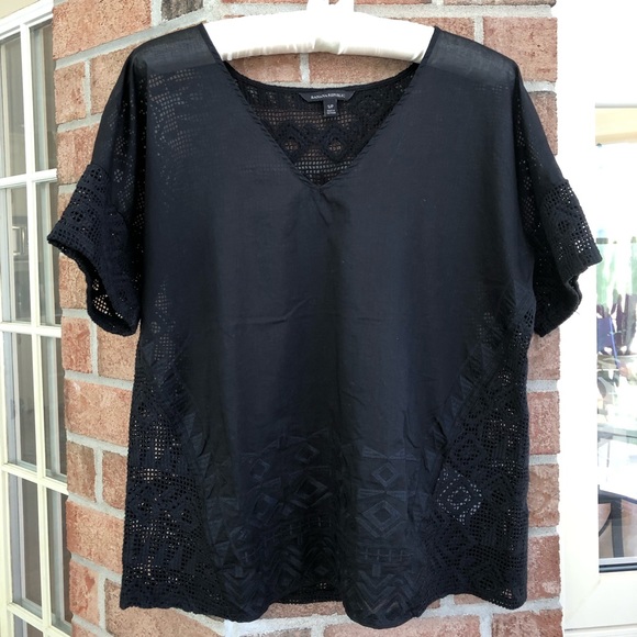 🌟SOLD Banana Republic 100% cotton shirt with lace and eyelet details - Picture 2 of 4